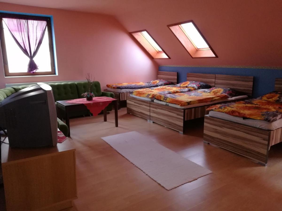 Ubytovanie Emily Dunajská Streda Zewnętrze zdjęcie